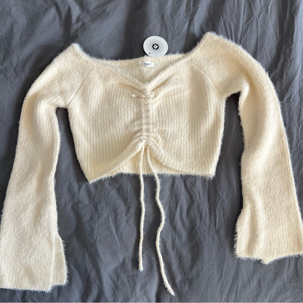 Fuzzy cropped sweater